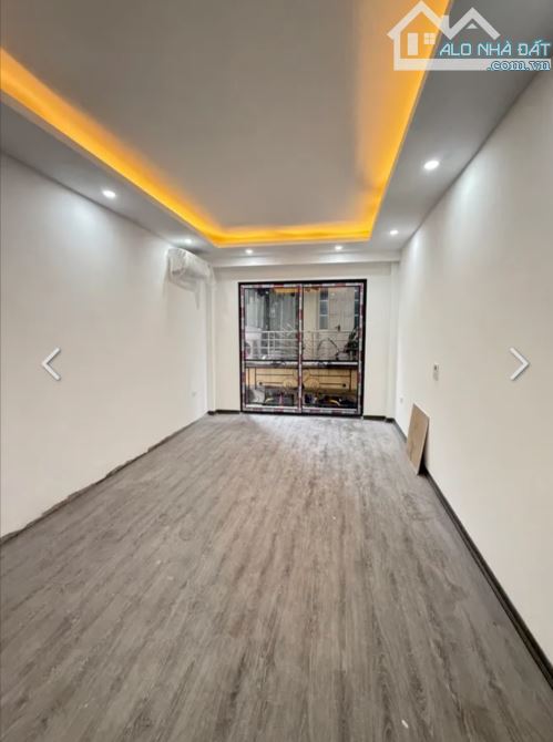 BÁN NHÀ QUẬN ĐỐNG ĐA - NGÕ THÔNG - BA GÁC TRÁNH - MỚI TINH - 38M2 X 5 TẦNG - THANG MÁY - 5