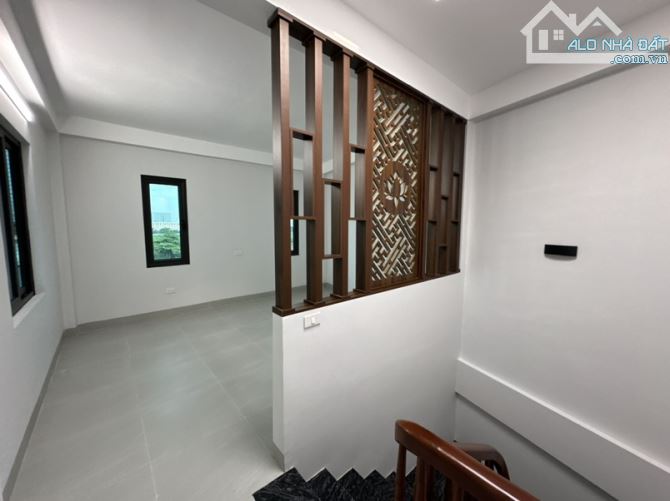 BÁN NHÀ ĐẸP HỒ TÙNG MẬU.DT 42M .5 TẦNG KINH DOANH Ô TÔ VÀO NHÀ.GIÁ NHỈNH 6TỶ - 5