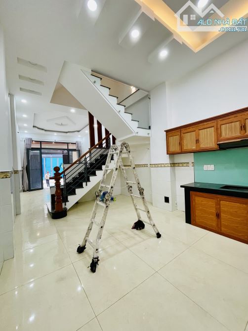 Bán nhà 3 tầng Phạm Văn Chiêu, An Hội Tây, Gò Vấp, hẻm ô tô 8m, 56m2, khu đồng bộ, 7 tỷ 6 - 5
