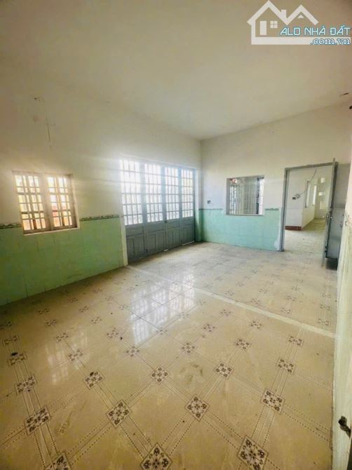 Nhà mặt tiền đường Trần Hưng Đạo, phường Đông Hòa, TP Dĩ An. 26 tỷ - 5