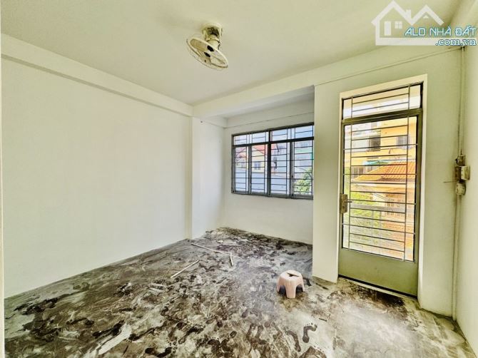 Bán gấp nhà Mặt tiền Trần Hữu Trang 4 tầng - khu vip Phú Nhuận - ngay Nguyễn Văn Trỗi - - 5