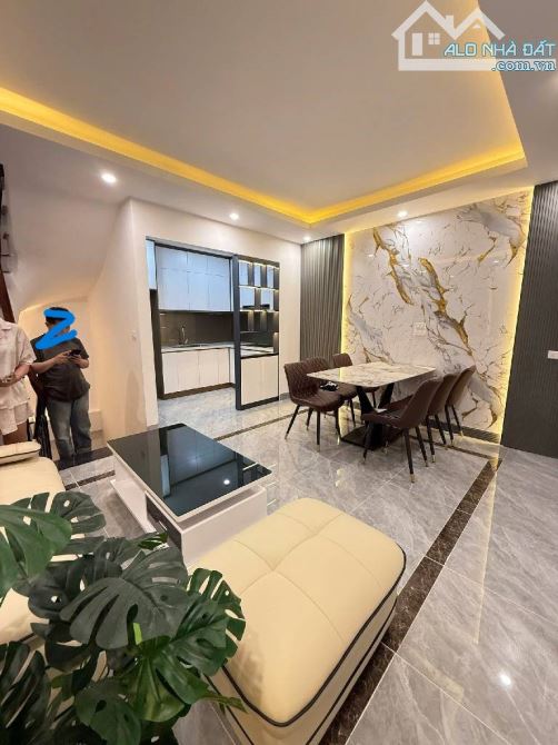 nhà Yên Hòa - Cầu Giấy 30.5m2 - 5 tầng - Mặt tiền 5m - 8.35 tỷ - 5