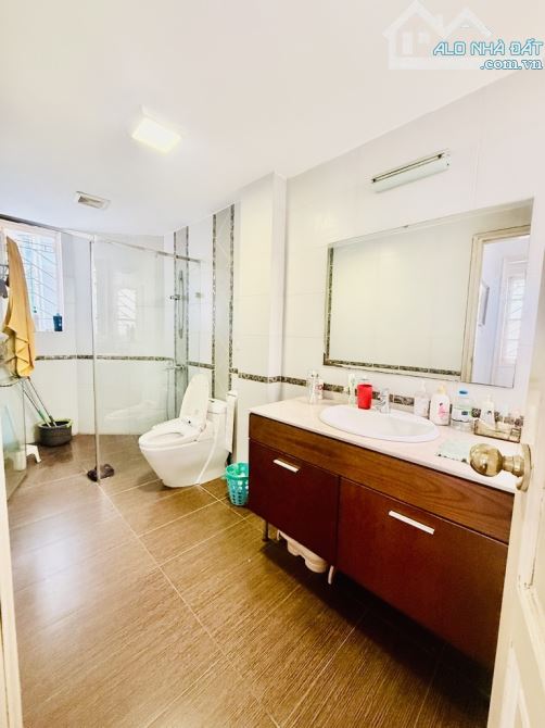 BÁN BIỆT THỰ  PHỐ NGUYỄN ĐÌNH CHIỂU- Q. HBT- NHÀ ĐẸP GẦN CV- 88.9m2-4 TẦNG- MT 9m -25.5 TỶ - 3