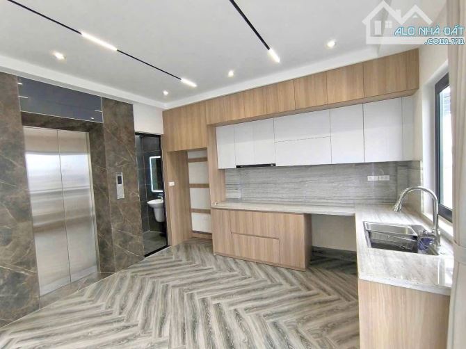 BÁN NHÀ HOA LƯ LÊ ĐẠI HÀNH GẦN VINCOM BÀ TRIỆU - 40M 5T MT 4.5M - NGÕ THÔNG NHÀ MỚI ĐẸP - 5