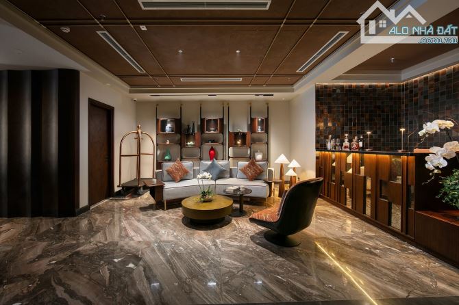 Chủ ngộp Bank giảm 100 tỷ - Khách sạn 5* Phố Cổ - 560m2 - 11 tầng - MT 25m - 1680 tỷ