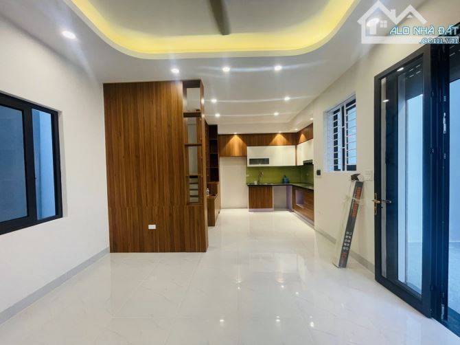Hiếm! Nhà cực đẹp 37m2x5T vuông vắn. Ngõ thoáng sáng, gần Hồ Tây phố Lạc Long Quân. - 6