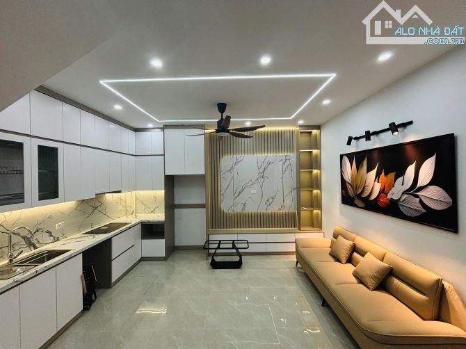 🏡 BÁN NHÀ NGỌC KHÁNH – TRUNG TÂM BA ĐÌNH – 5 TẦNG ĐẸP – GIÁ CHỈ 6.85 TỶ - 6