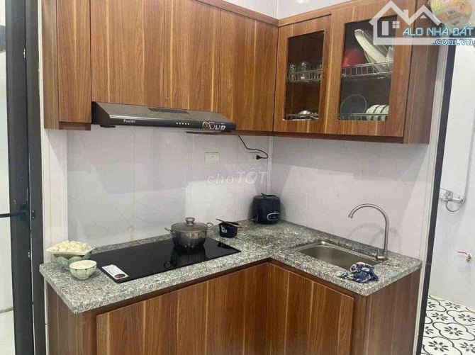 Cho thuê nhà nguyên căn Quang trung - Hà Đông, DT 50m2, 3 ngủ, full nội thất. Giá 11 Triệu - 6
