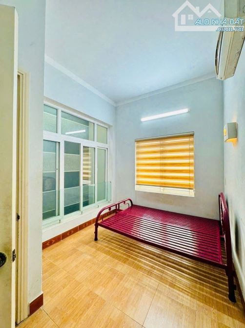 Cho thuê nhà 3 tầng kiệt đường Tiểu La, Hoà Cường Bắc. Diện tích 53m2. Giá 10 triệu - 6