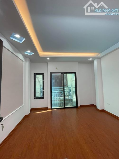 NGHĨA ĐÔ – PHÂN LÔ VIP – OTO TRÁNH – VỈA HÈ – 5 TẦNG ĐẸP – KHU VỰC SĂN LÙNG NHẤT CẦU GIẤY - 6