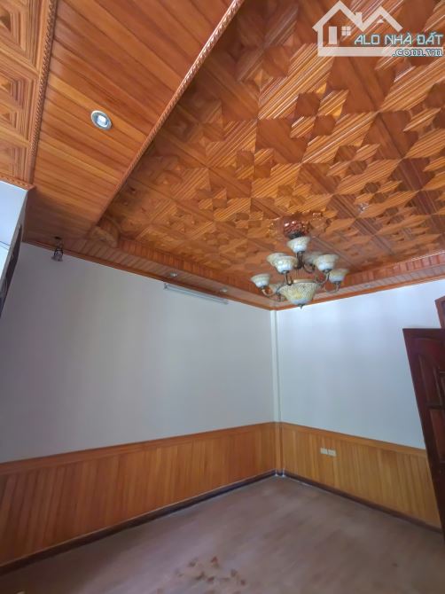 Ô TÔ TRÁNH - VỈA HÈ - NGUYỄN THỊ ĐỊNH - HOÀNG NGÂN - 5 TẦNG 1 TUM - Ô TÔ DỪNG ĐỖ 24/7 - 6