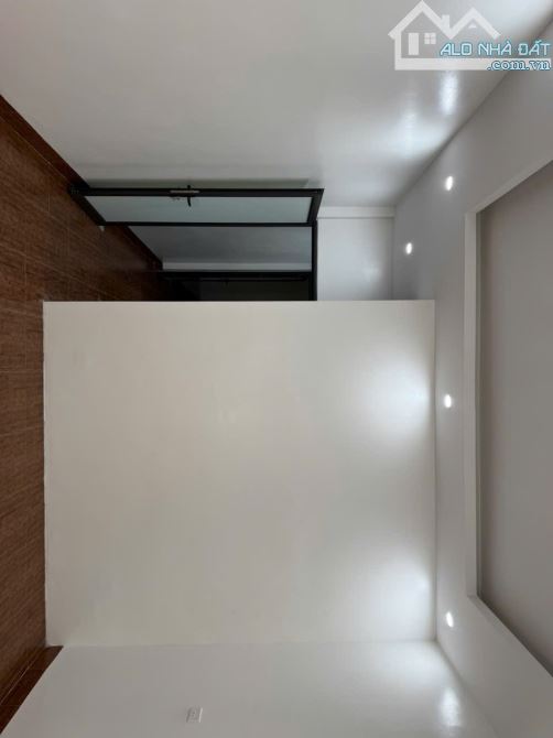 Nhà đẹp long lanh chỉ việc vào ở, vị trí trung tâm cần tiền gấp nên chủ nhà cần bán - 6