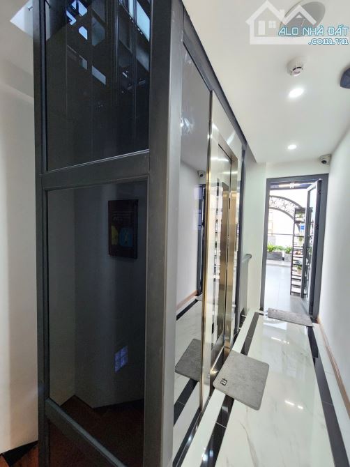Toà CHDV - AirBnB thu nhập 250 triệu/tháng. DT: 8x20,5m. Hẻm VIP Bến Thành- Đông khách DL - 6