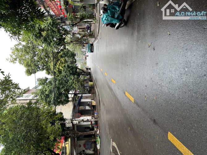 NHÀ PHÂN LÔ- GẦN SÂN GOLF LONG BIÊN, KHU 918 THANG MÁY-VỈA HÈ, Ô TÔ TRÁNH- Ô TÔ 7 CHỖ VÀO - 6