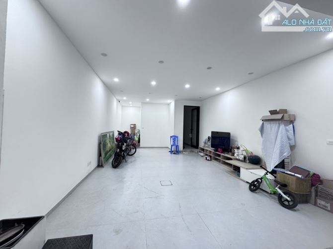 🏡LÕI ĐỐNG ĐA -HOÀNG CẦU-NGÕ NÔNG- Ô TÔ ĐỖ CỬA-NHÀ PHÂN LÔ- 2 THOÁNG-DÂN XÂY-THANG MÁY - 6