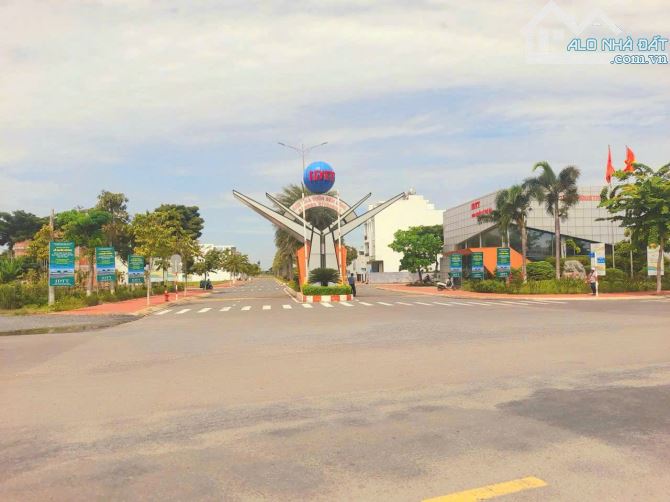 Chỉ 650tr sở hữu 1000m2 đất vườn 15x 66m, View Kênh cực đẹp - 6