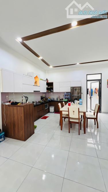 Nhỉnh 7.xx tỷ gấp bán nhà 3 tầng khu phân lô 403 Trần Thị Năm, hẻm 12m, 88m2 ngang 5.5m - 6