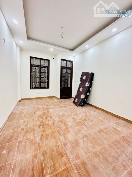 SIÊU PHẨM PHÂN LÔ – 5 TẦNG MỚI – NGÕ RỘNG THOÁNG – CÁCH Ô TÔ CHỈ 40M – NGUYỄN KHOÁI - 6
