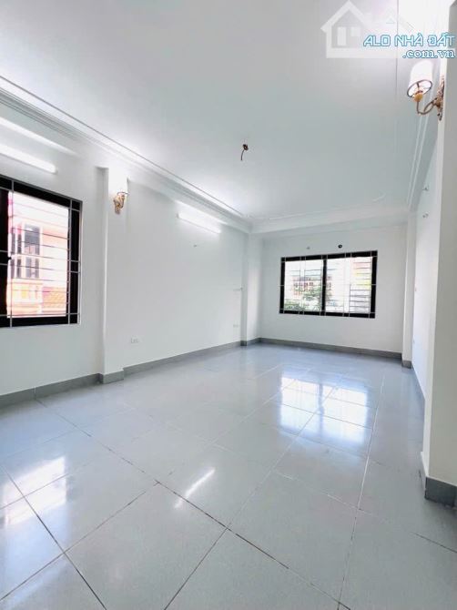 bán nhà lô góc mới 4 tầng, ô tô vào nhà, ngõ thông, gần cầu đông trù, giá đầu tư, DT 40m2 - 6