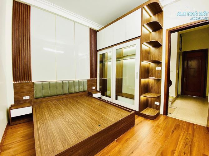 Bán nhà Thanh Xuân 44m2, 5 tầng, mới koong. Ô tô dừng đỗ cách 5m. Giá 9 tỷ - 6