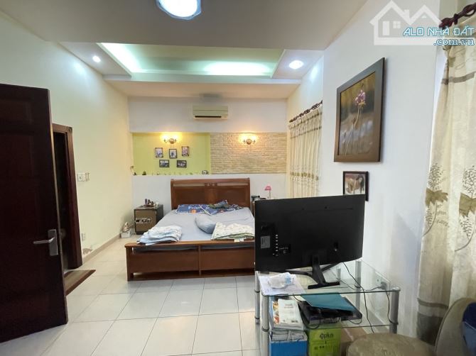 Tạ Quang Bửu quận 8 120m2 3 tầng giá chỉ 24 tỷ - 6