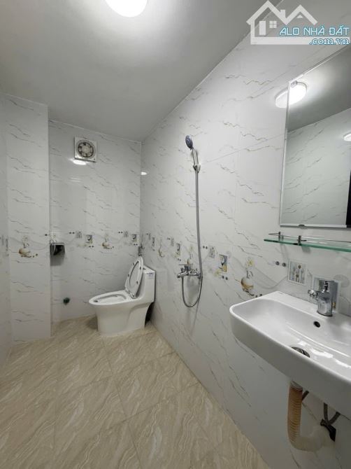 Phố Tô Vĩnh Diện - Thanh Xuân - 20M RA ĐƯỜNG Ô TÔ - NHÀ DÂN XÂY CHẮC CHẮN -60m2  x 5 TẦNG - 6
