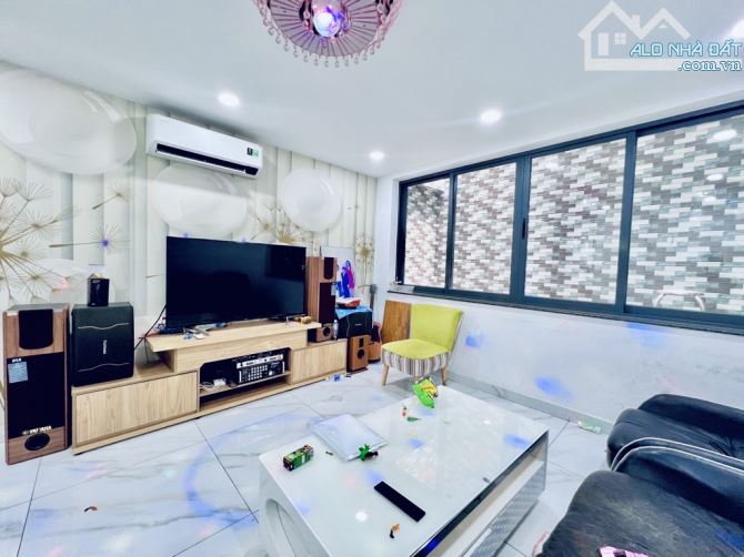 SIÊU PHẨM THANH MÁY-NGAY CHỢ TÂN TRỤ-TÂN BÌNH- 4 X 20- 6 TẦNG  XE HƠI NGỦ TRONG NHA - 6