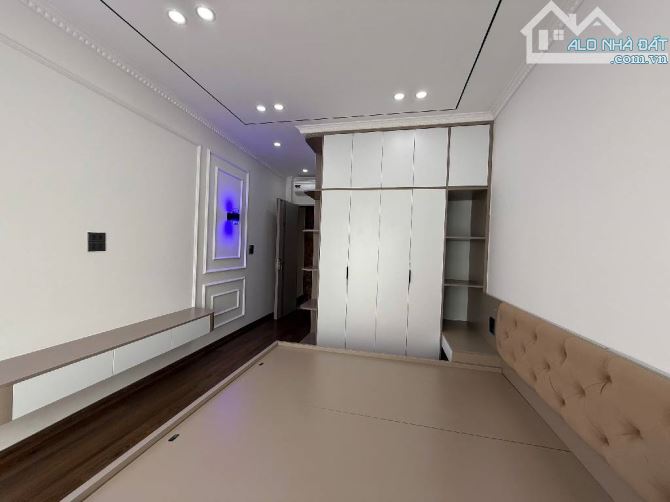Bán nhà phố Ngọc Thụy 39m2- 6 tầng- 8.9 tỷ, thang máy, gần ô tô, đường Hồng Tiến - 6