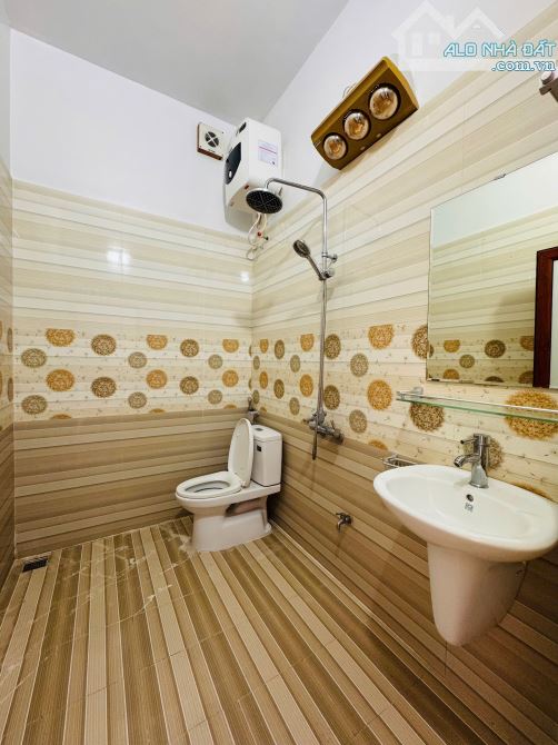 Chủ cần tiền gấp cắt lỗ 300tr, Bán Nhà 3 tầng, giáp khu đô thị Vịt cỏ hồ sen - 6