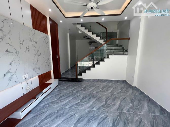 DUY NHẤT CĂN nhà 3,5 tầng  Sở Dầu-Hồng Bàng giá siêu hấp dẫn chỉ 3,x tỷ - 7