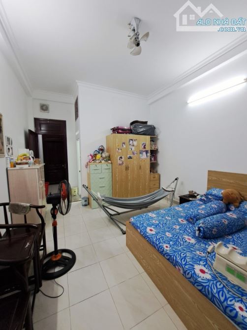 BÁN NHÀ HẺM 8M - BÌNH TRỊ ĐÔNG - BÌNH TÂN - 70M2 (4M x 18M) 4 TẦNG BTCT - GIÁ 7.x TỶ - 7