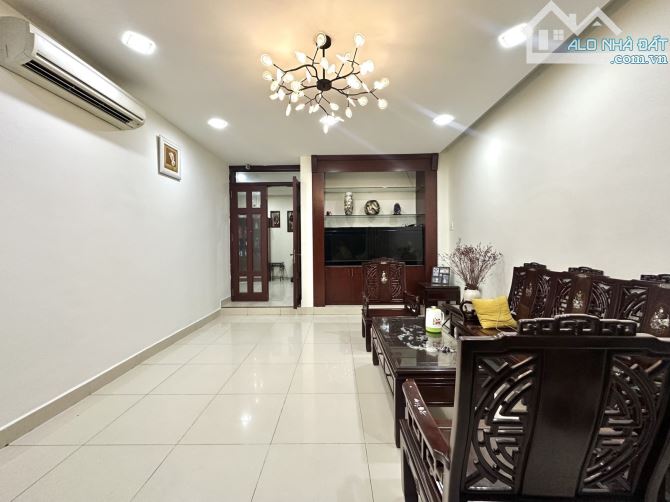 Bán Biệt thự Phú Nhuận - 175m2 - ngang 7.9m - 1 đời chủ - 7
