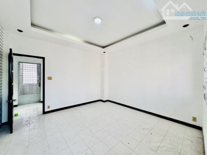 Bán gấp nhà Mặt tiền Trần Hữu Trang 4 tầng - khu vip Phú Nhuận - ngay Nguyễn Văn Trỗi - - 7