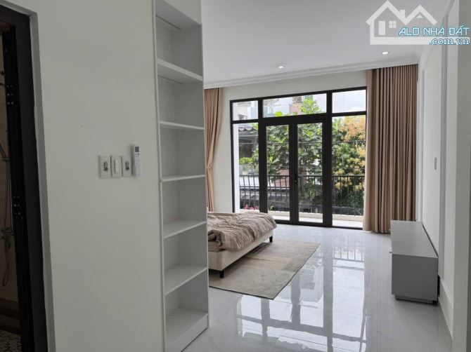 🔥 Nhà 4 tầng 4 mê đường 5m5 Nguyễn Huy Tự.  👉 Nhà được thiết kế 4 phòng ngủ, 4wc, - 7
