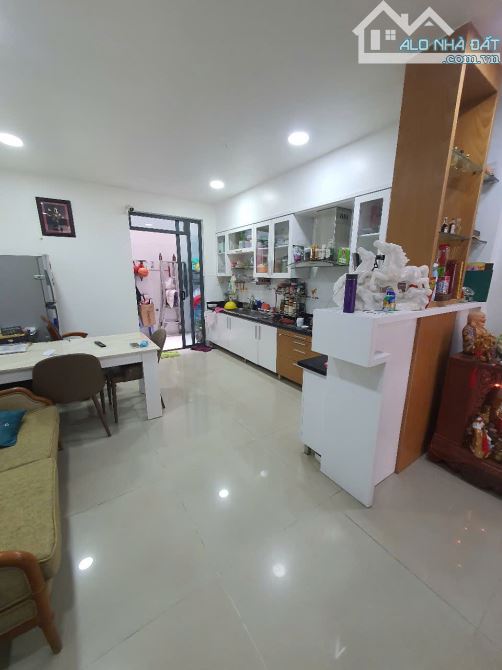Bán Nhà MT KDC ĐỒNG Diều - 4m x 19.75m - 79m2- 3 Lầu - 4PN -5WC - F4 Q8 - 8