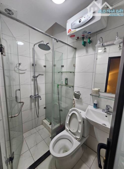 NHÀ ĐẸP NGÕ 10 LÁNG HẠ - GẦN PHỐ - CÁCH Ô TÔ 20M - DT 32M², 5 TẦNG, MT 5M. CHỈ 9.5 TỶ. - 8