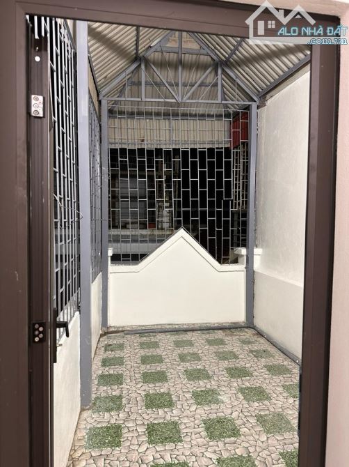 SIÊU PHẨM THANH XUÂN - ĐẤT VƯỢNG TOÀN QUAN CHỨC - GẦN OTO TRÁNH- 50M RA MẶT PHỐ LÊ TRỌNG T - 8