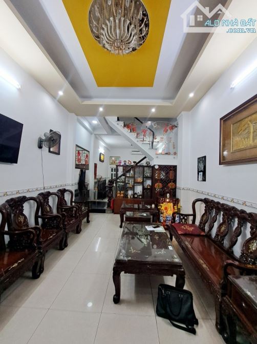 BÁN NHÀ HẺM 8M - BÌNH TRỊ ĐÔNG - BÌNH TÂN - 70M2 (4M x 18M) 4 TẦNG BTCT - GIÁ 7.x TỶ - 8