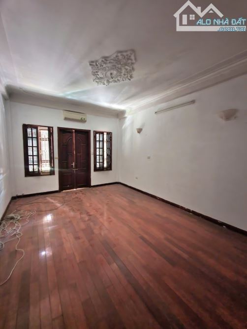 Ô TÔ TRÁNH - VỈA HÈ - NGUYỄN THỊ ĐỊNH - HOÀNG NGÂN - 5 TẦNG 1 TUM - Ô TÔ DỪNG ĐỖ 24/7 - 8