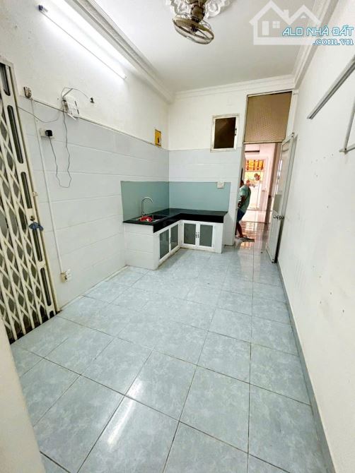 (4pn-3wc), có sân để xe + sân thượng, HXH 230/5 Cao Thắng, Q10 - 8