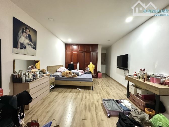 Bán Biệt thự Phú Nhuận - 175m2 - ngang 7.9m - 1 đời chủ - 8