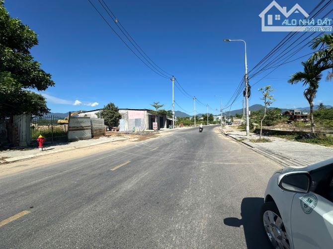 📌📌📌LÀM VIỆC TRỰC TIẾP GIÁ TỐT !!!Bán lô đường 10m5 hòa sơn - 8