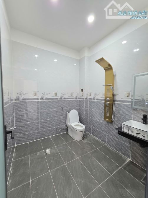 6Tỷ500 🔥👉 Nhà Phố Hiện Đại Kinh Doanh OK, Mặt tiền Chung Cư Đang Xây__MT đường An Phú 17 - 8