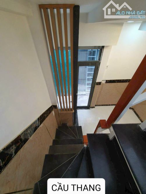 Bán nhà mini house xinh thông minh, 3 tầng Trần Quý Cáp, DT 40m2 có 2.7 tỷ, 60 triệu/m2 - 8