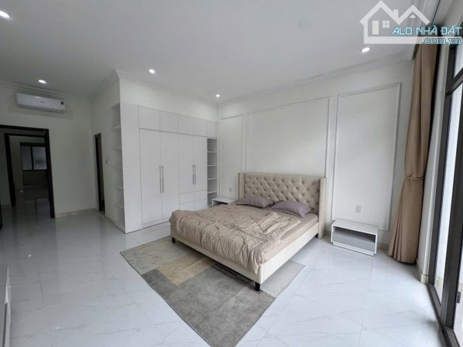 🔥 Nhà 4 tầng 4 mê đường 5m5 Nguyễn Huy Tự.  👉 Nhà được thiết kế 4 phòng ngủ, 4wc, - 8
