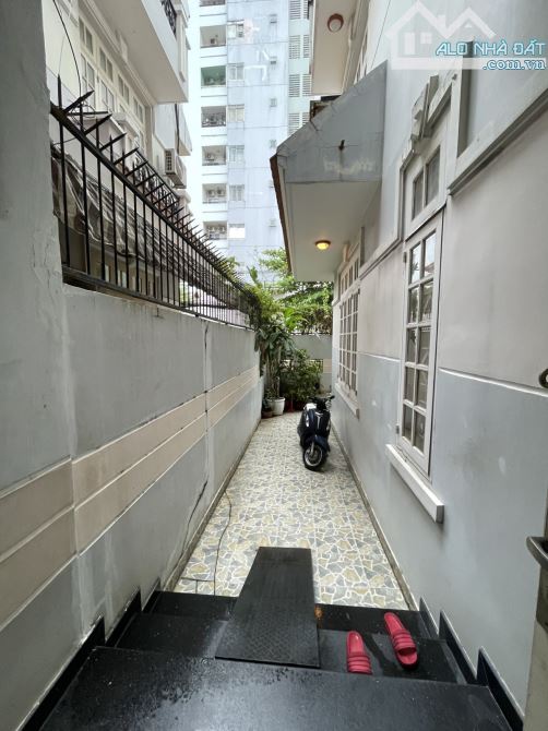 Tạ Quang Bửu quận 8 120m2 3 tầng giá chỉ 24 tỷ - 8
