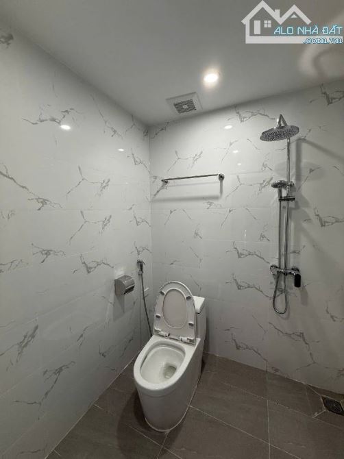 nhà Yên Hòa - Cầu Giấy 30.5m2 - 5 tầng - Mặt tiền 5m - 8.35 tỷ - 8