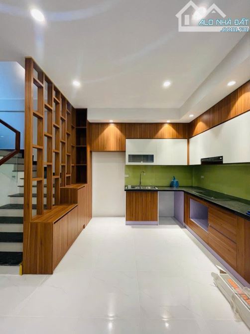 NHÀ PHÂN LÔ 1 NHÀ RA PHỐ VỈA HÈ  Ô TÔ 16 CHỖ RỘNG 70m 6 TẦNG 29 TỶ HOÀNG QUỐC VIỆT - 8