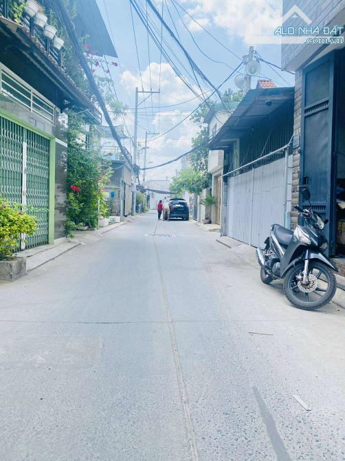 NHÀ CẠNH CHỢ, 70M2 - 3PN - ÔTÔ ĐỖ CỬA - 4TỶ68.. - 9