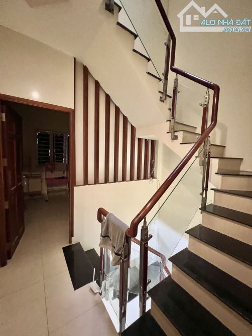 Bán nhà Quận 10 - hẻm ô tô kinh doanh 5m - 4 tầng - 2 mặt hẻm - nhà mới - 9